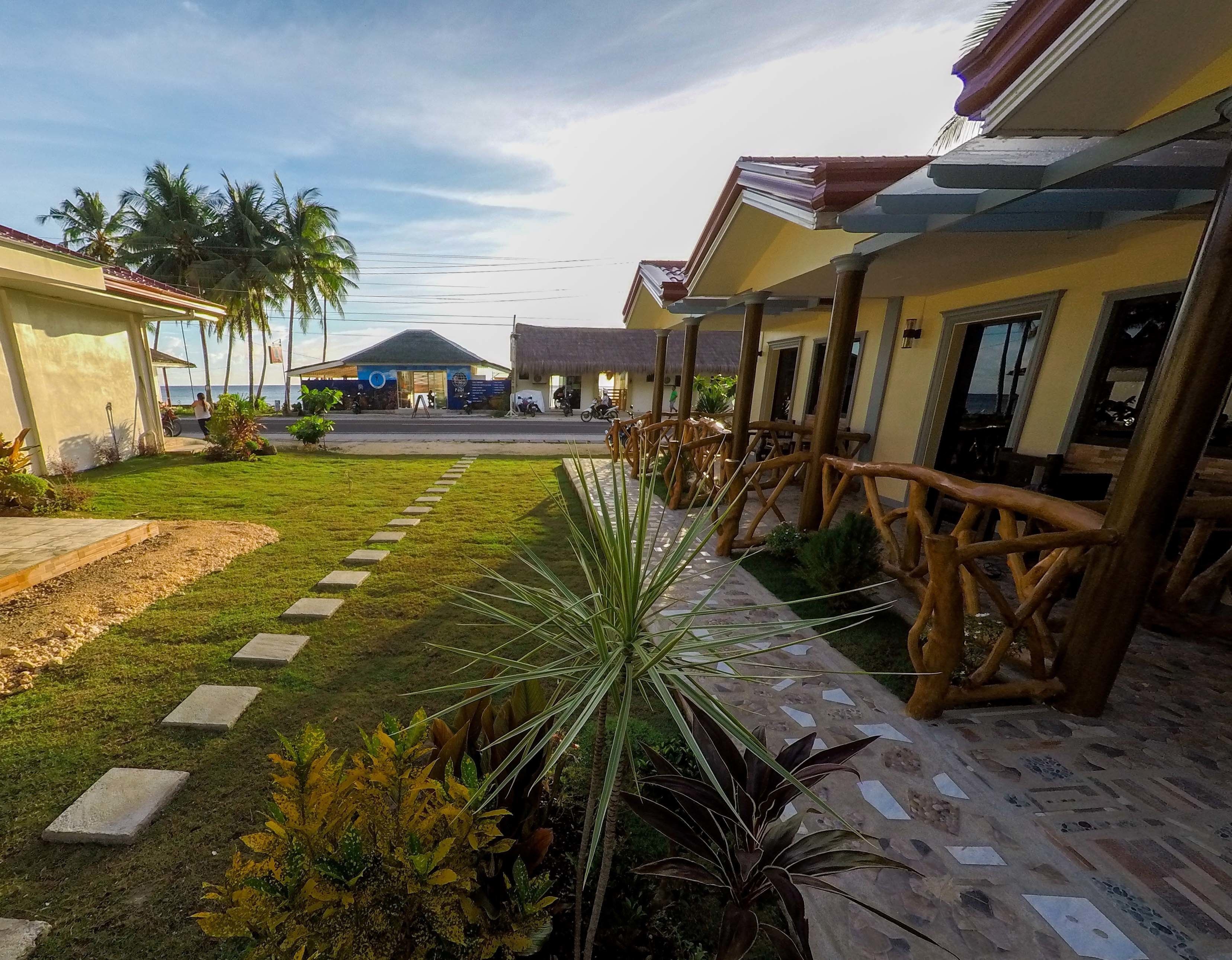 Aloha Seaside  Resort 3*