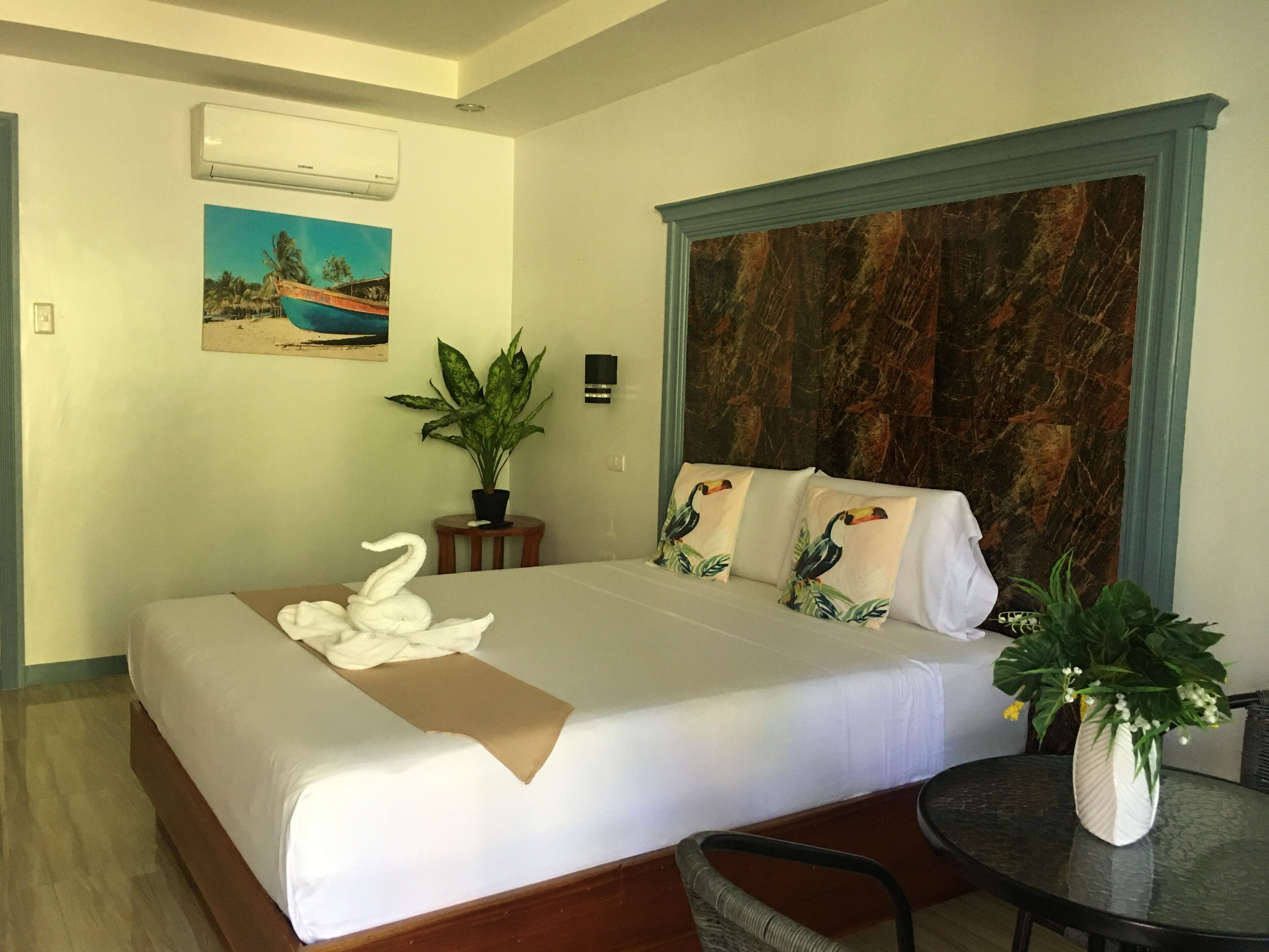 Aloha Seaside  Resort 3*