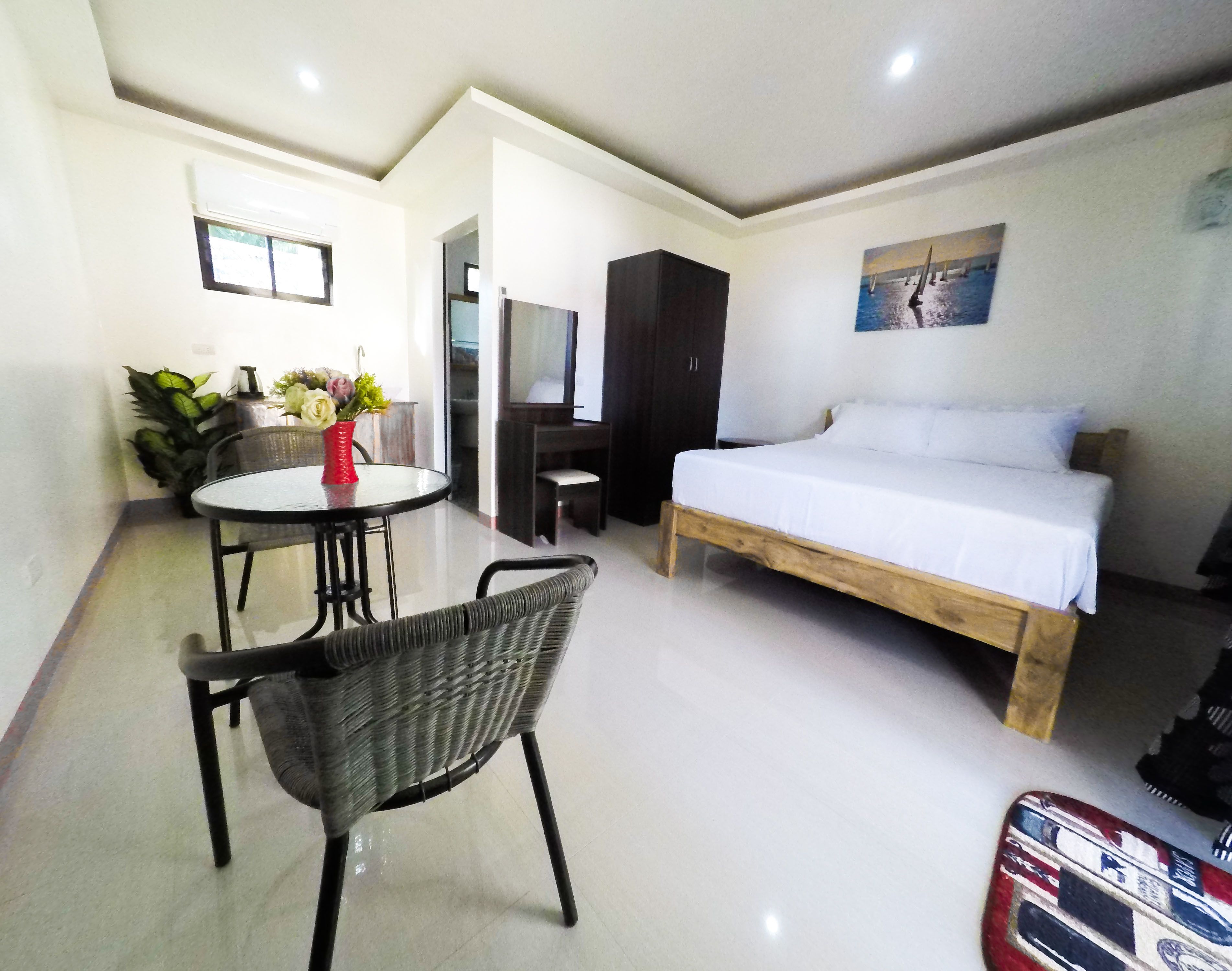 Aloha Seaside  Resort 3*