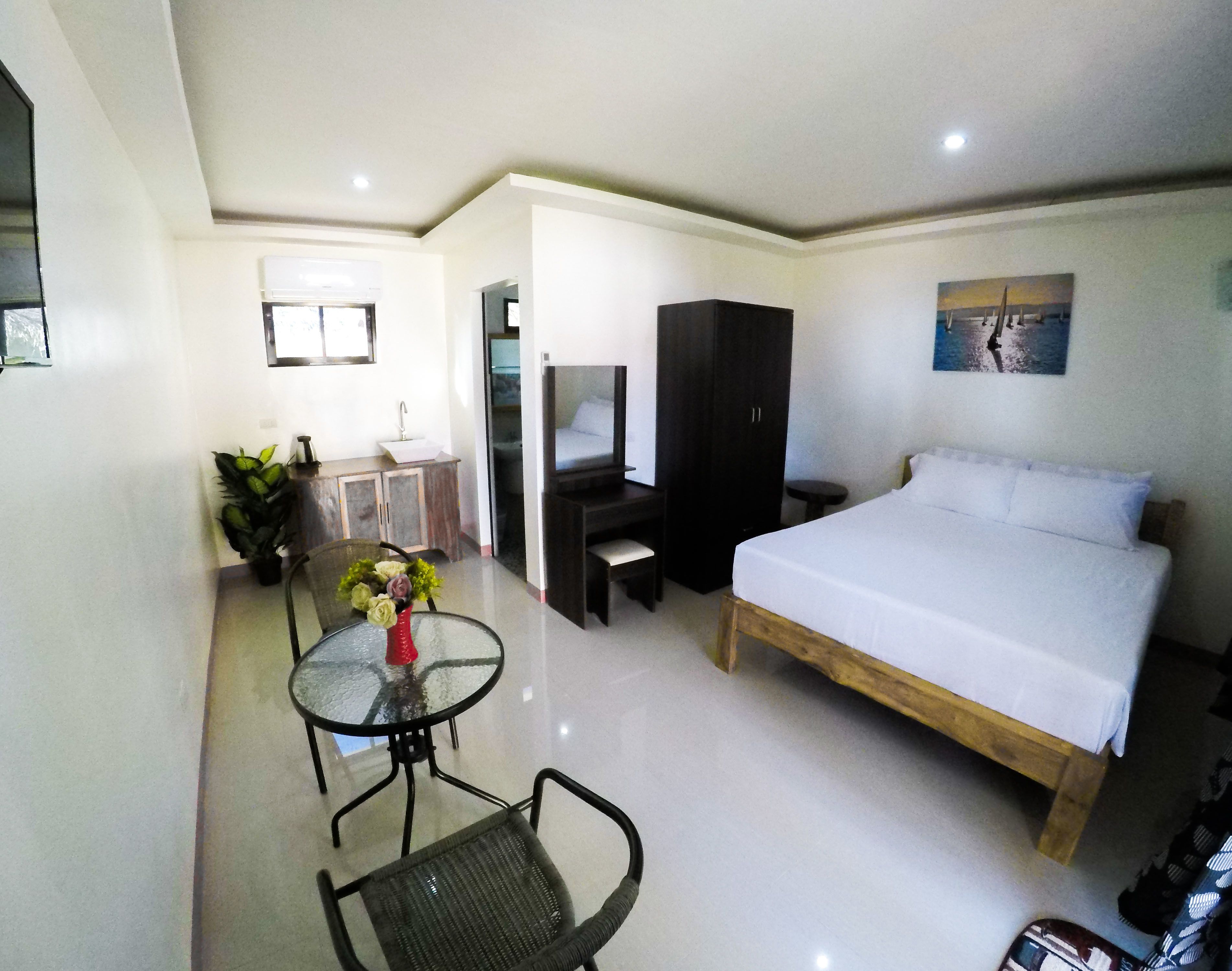 Aloha Seaside  Resort 3*