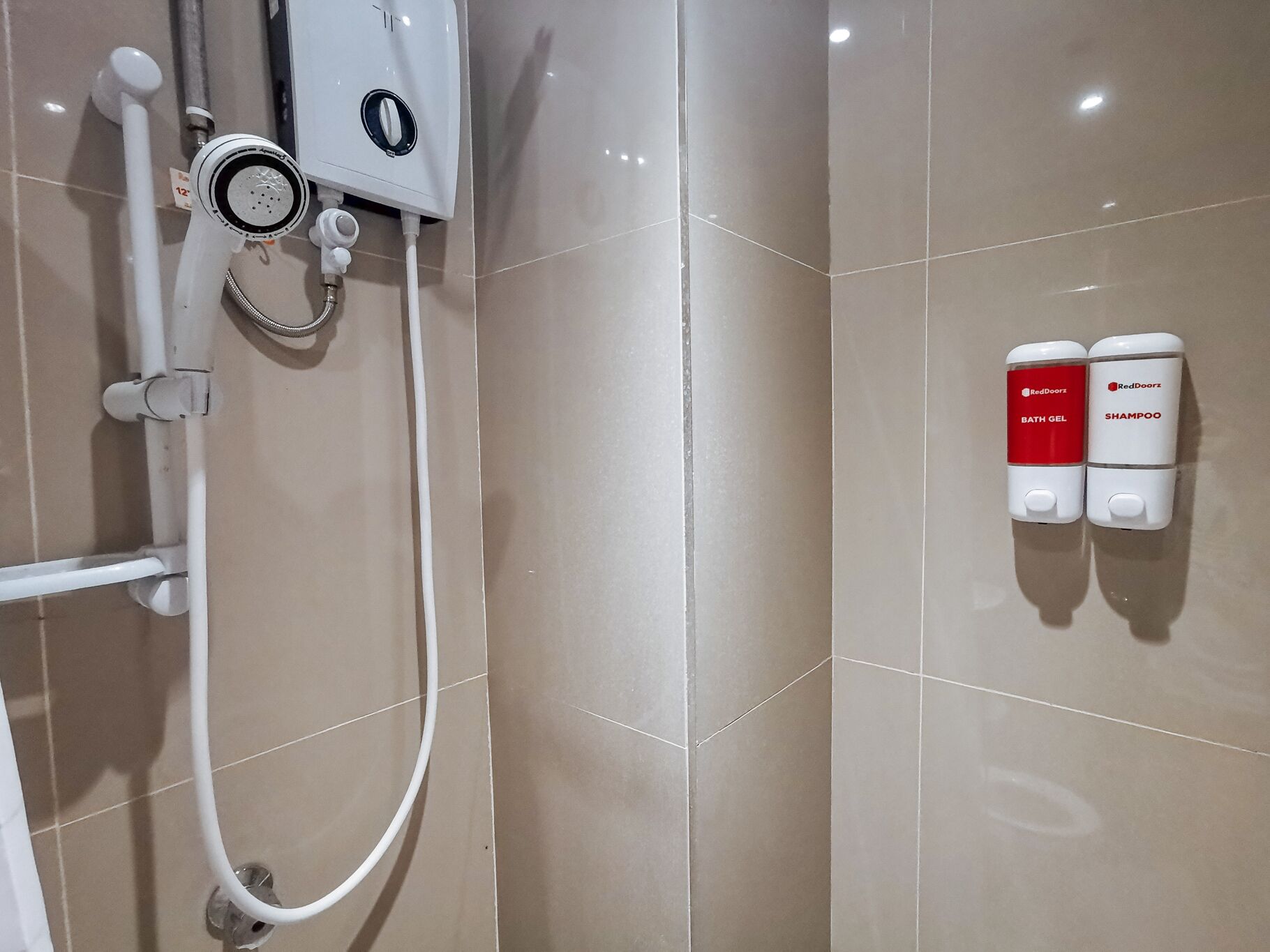 RedDoorz Plus near Bangko Sentral ng Pilipinas Davao 3*