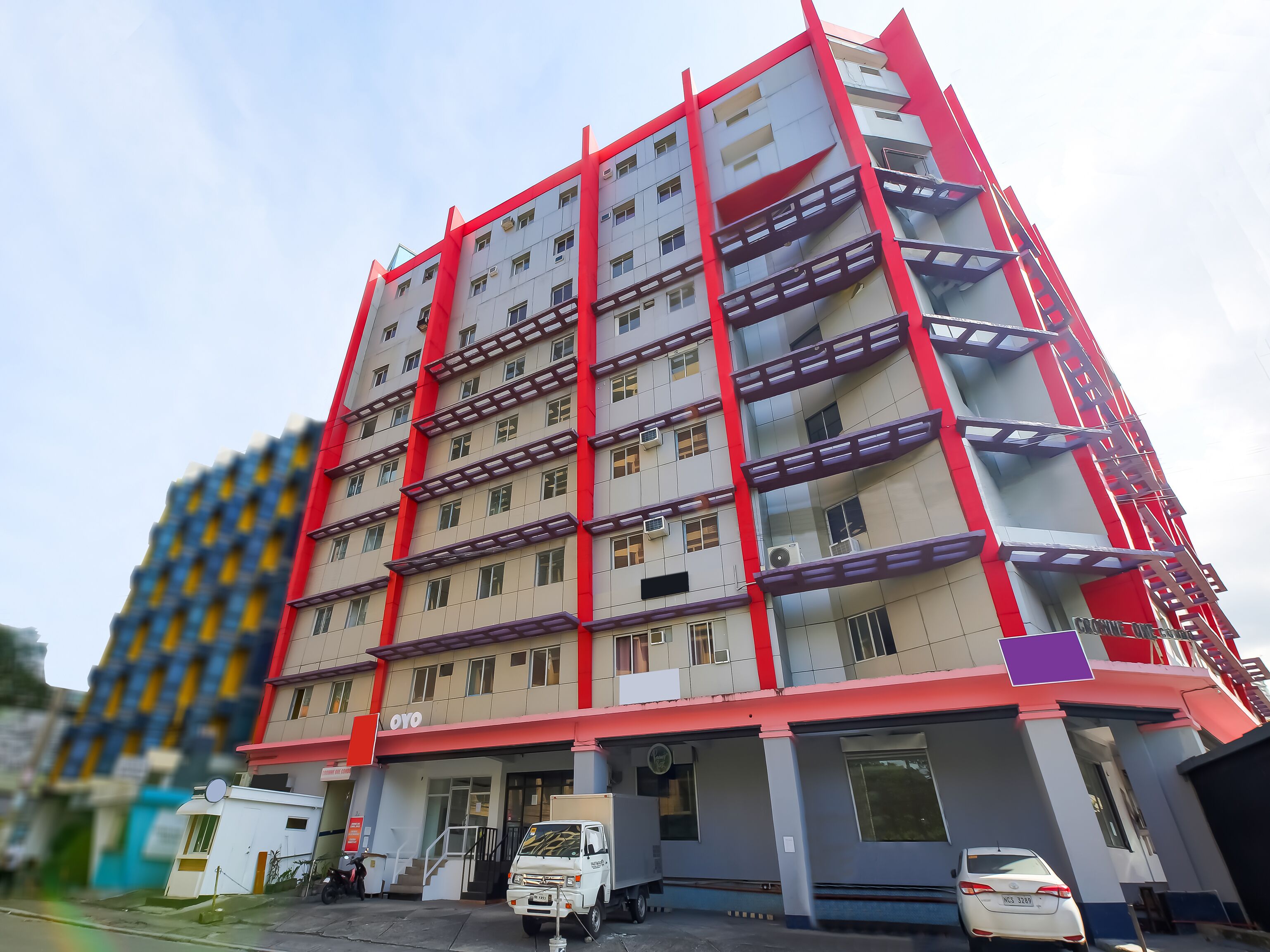 OYO 809 Crowne One Condo 2*