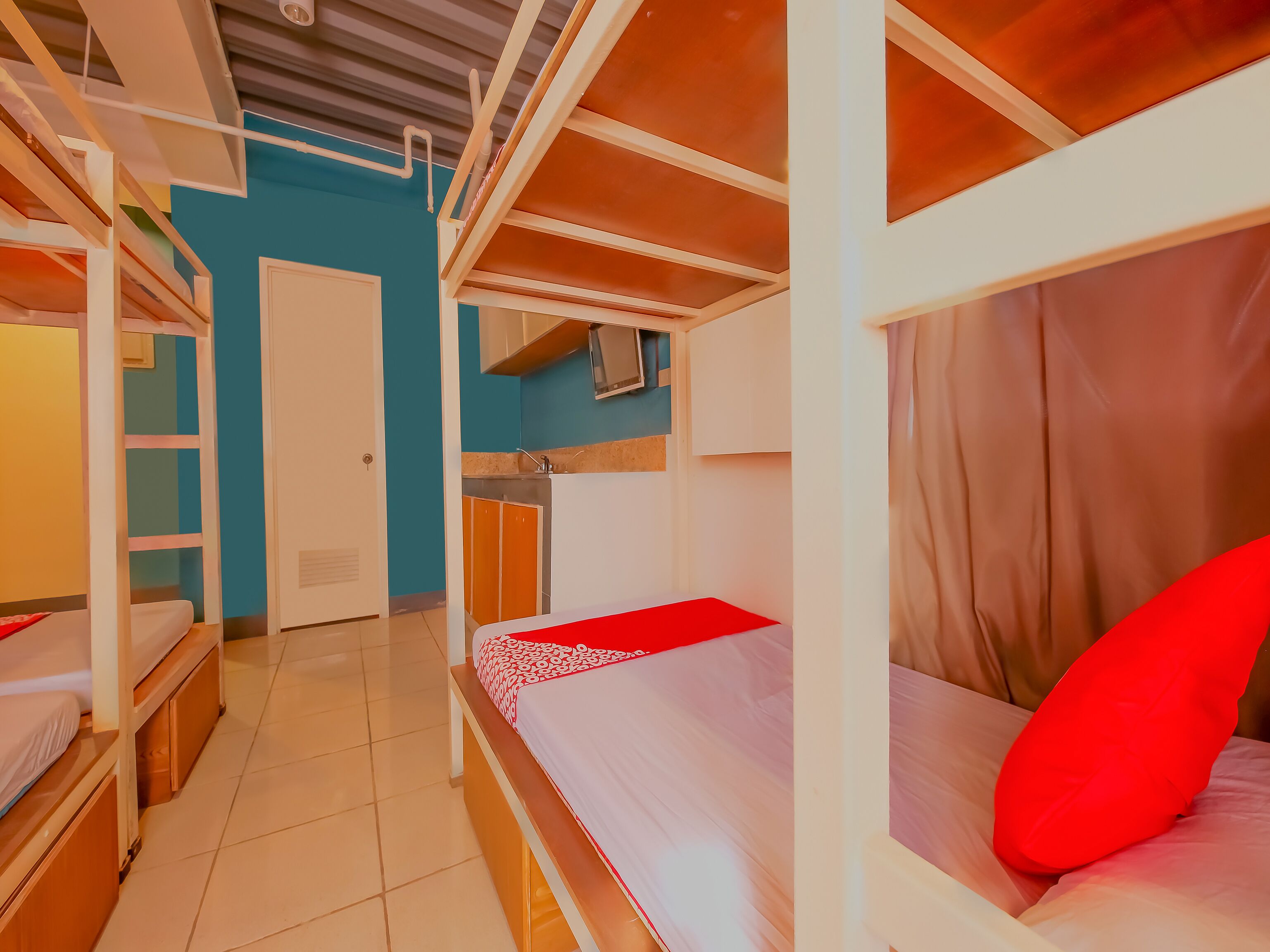 OYO 809 Crowne One Condo 2*