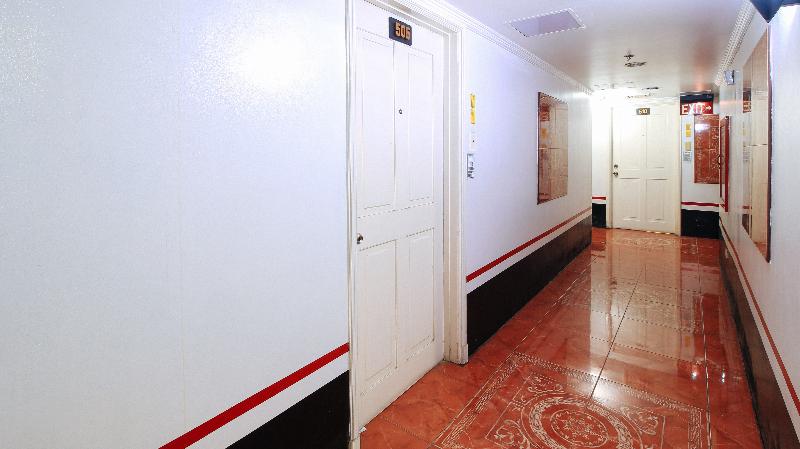RedDoorz @ The Providence Tower 2*