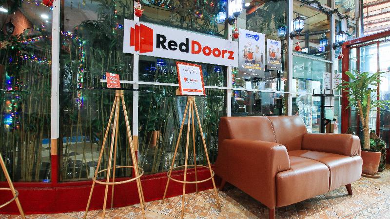 RedDoorz @ The Providence Tower 2*