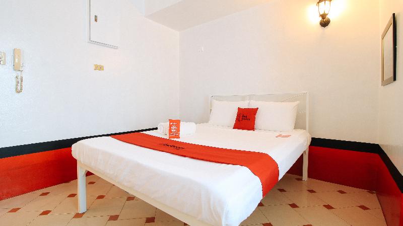 RedDoorz @ The Providence Tower 2*