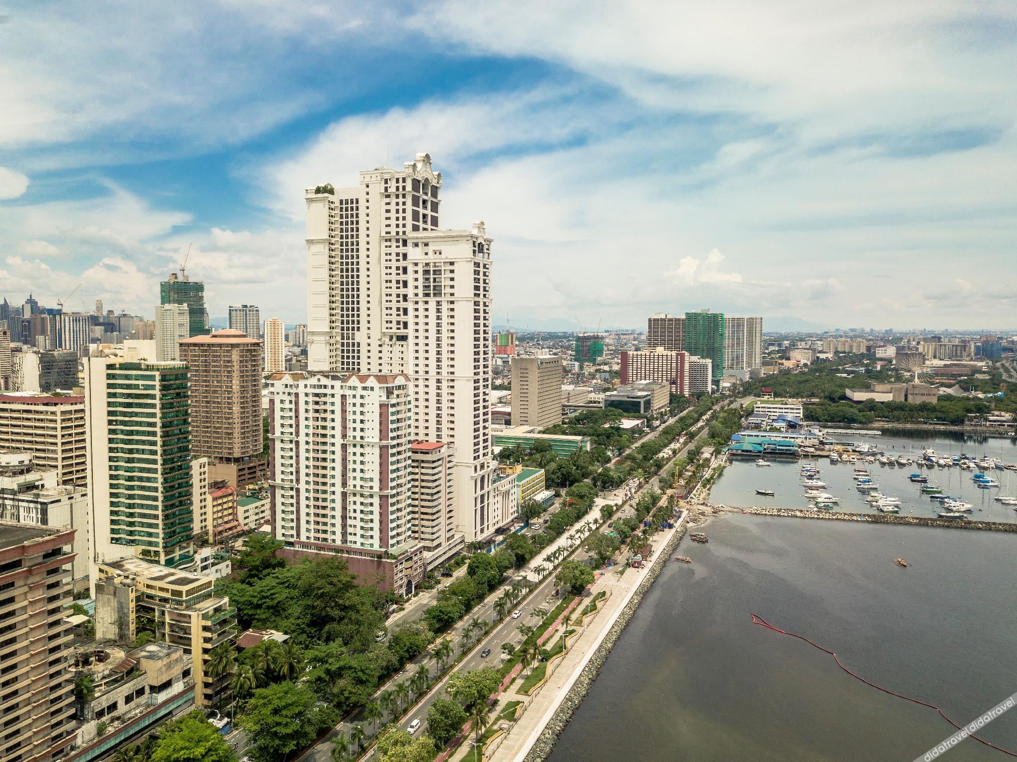 Chin's Place Sea Residences MOA 0*