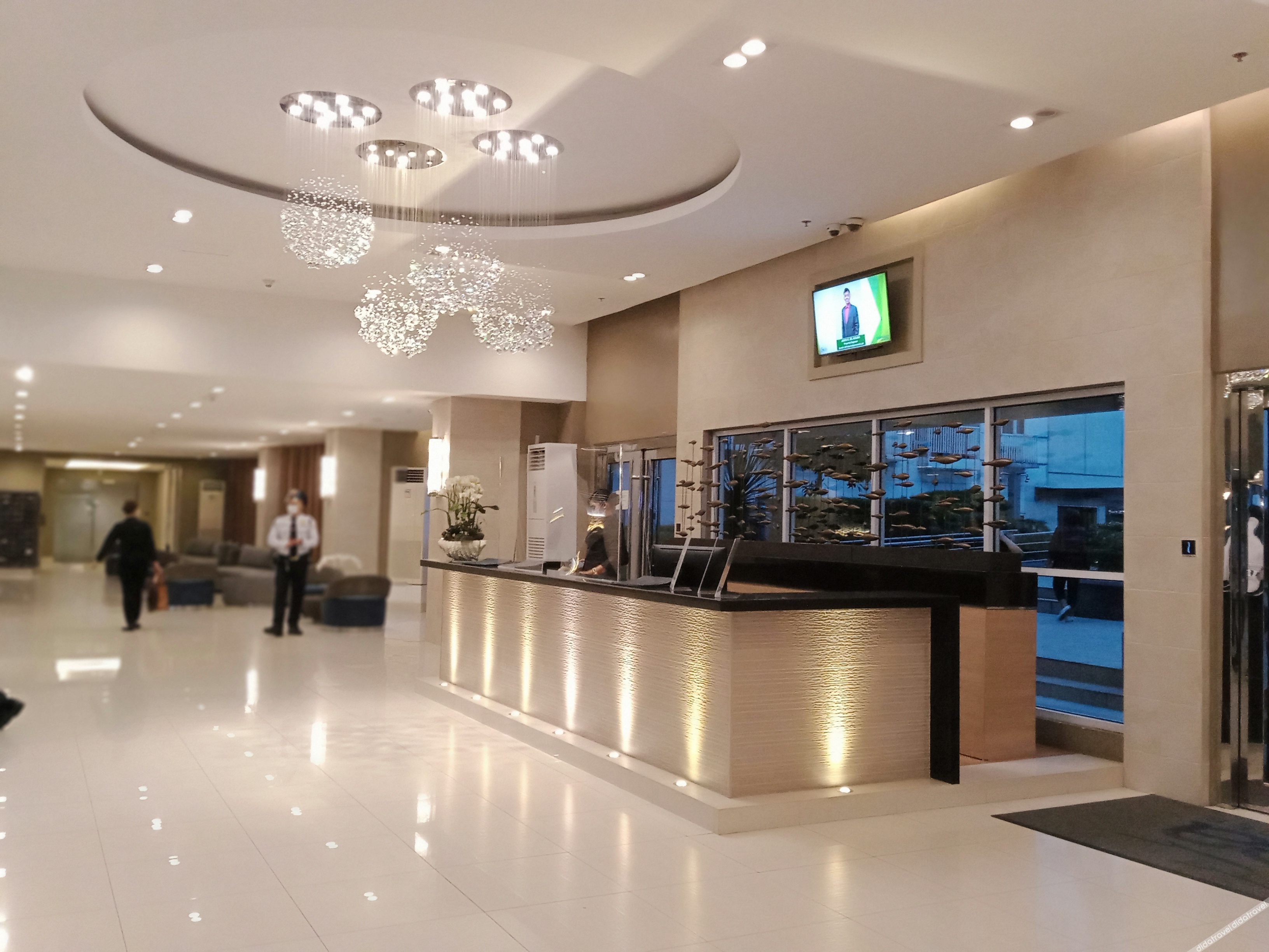 Chin's Place Sea Residences MOA 0*