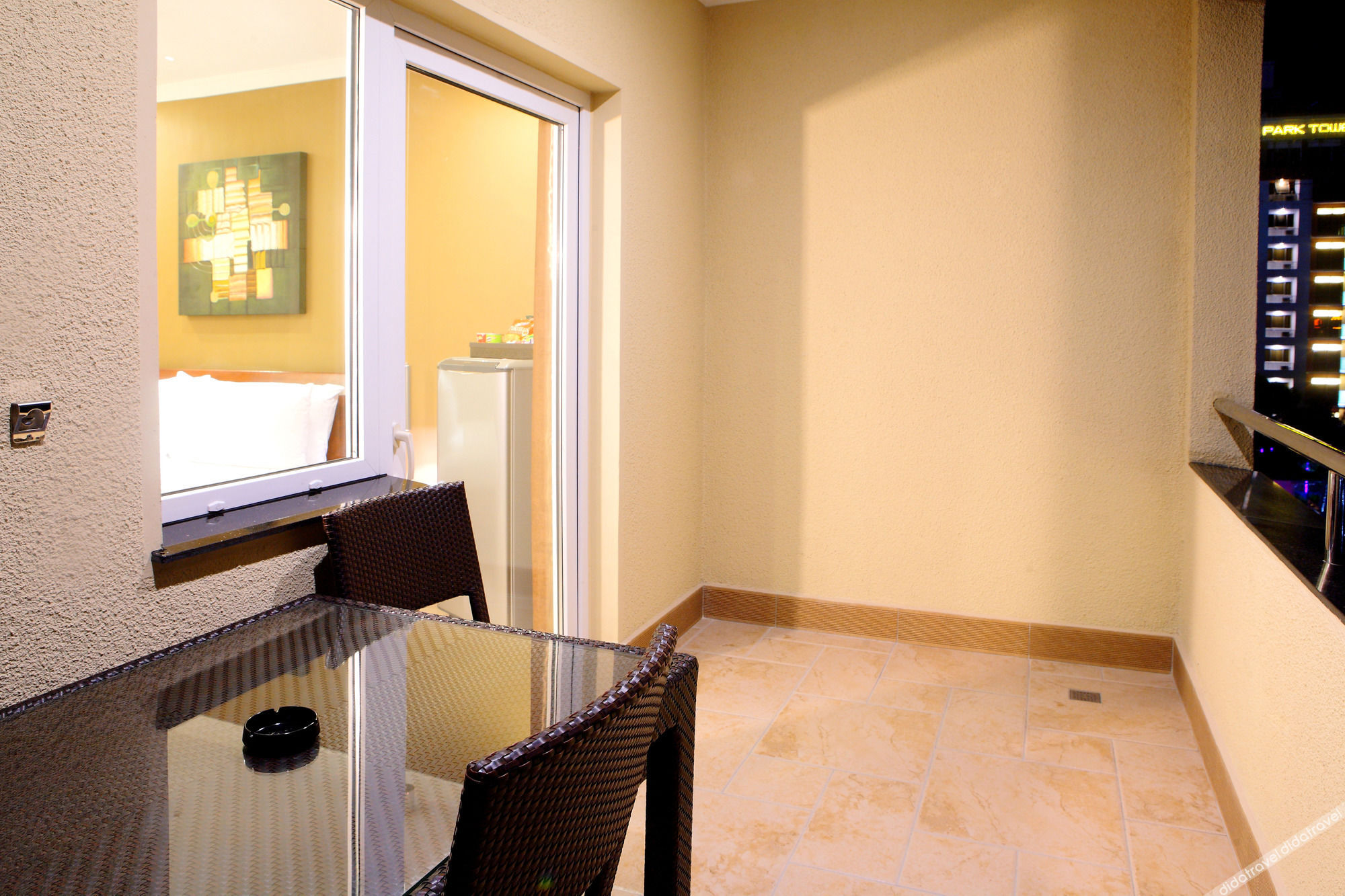 Queens Hotel Angeles City 4*