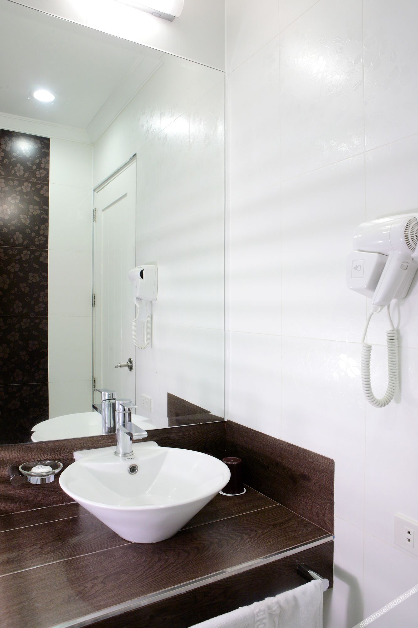 Queens Hotel Angeles City 4*