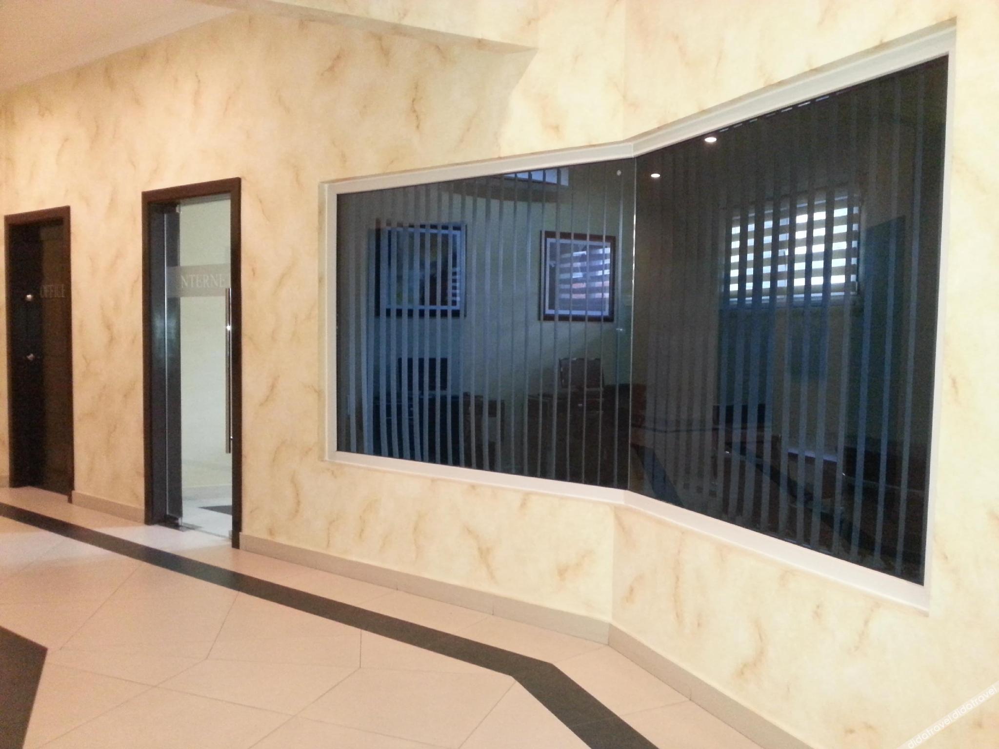 Queens Hotel Angeles City 4*
