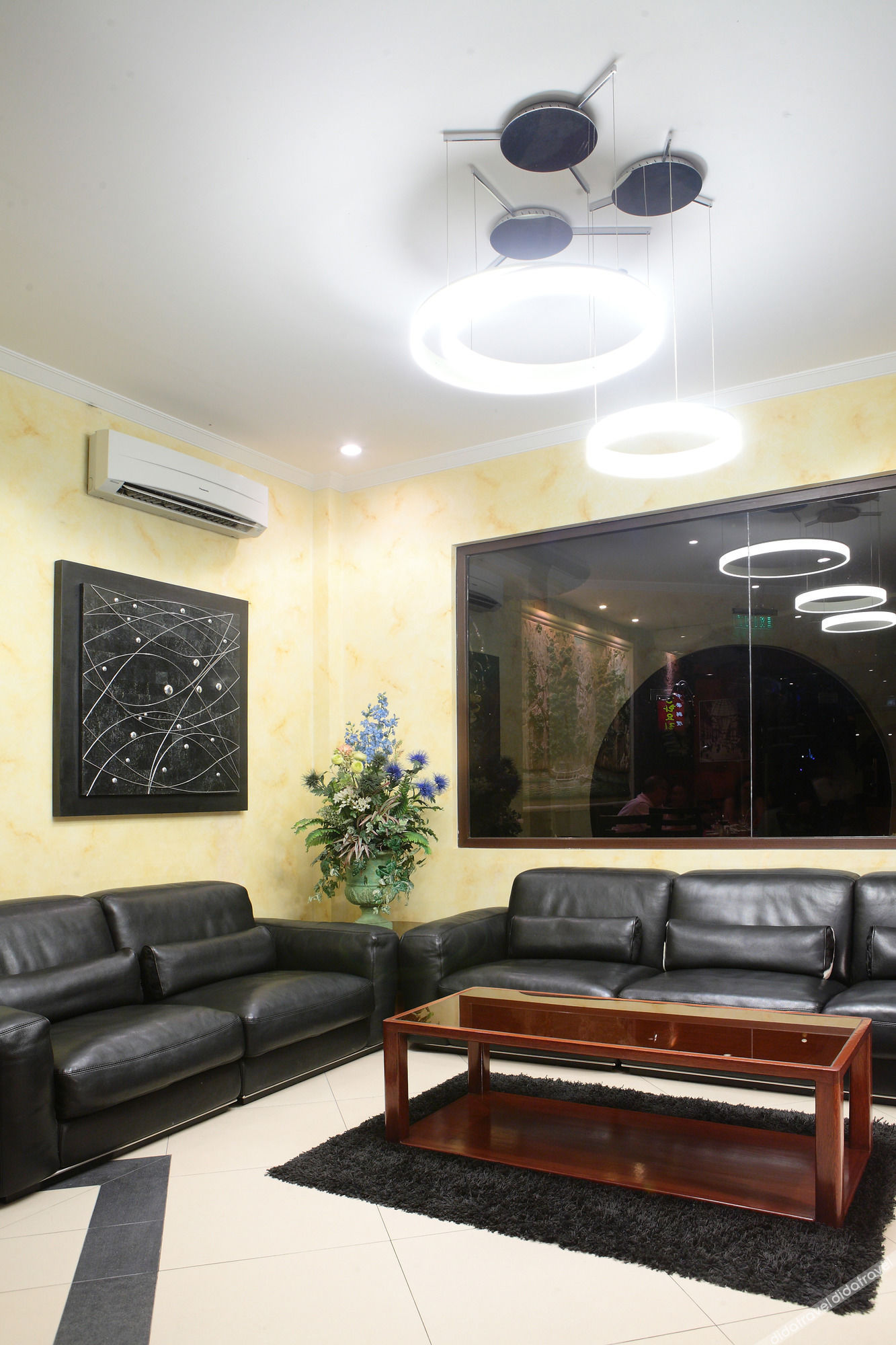 Queens Hotel Angeles City 4*