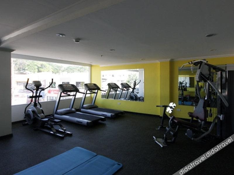 Queens Hotel Angeles City 4*