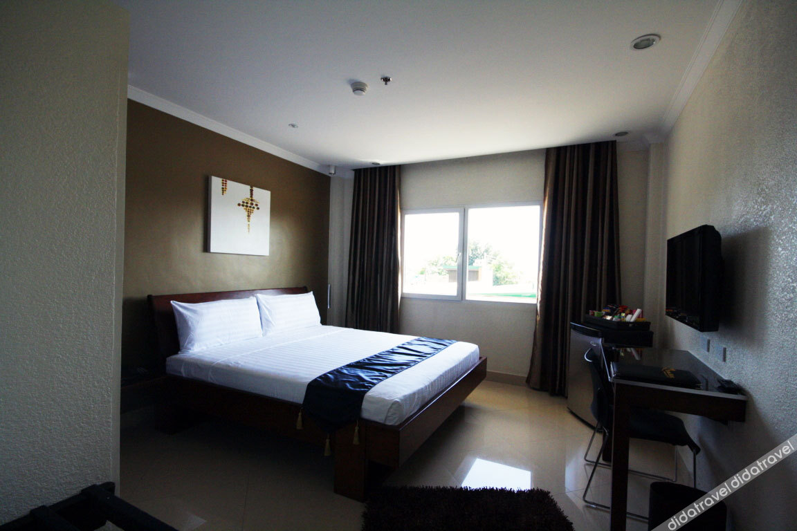 Queens Hotel Angeles City 4*