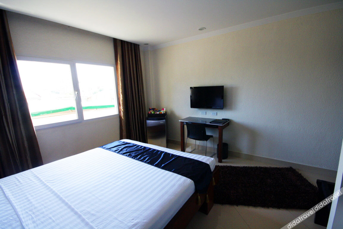 Queens Hotel Angeles City 4*