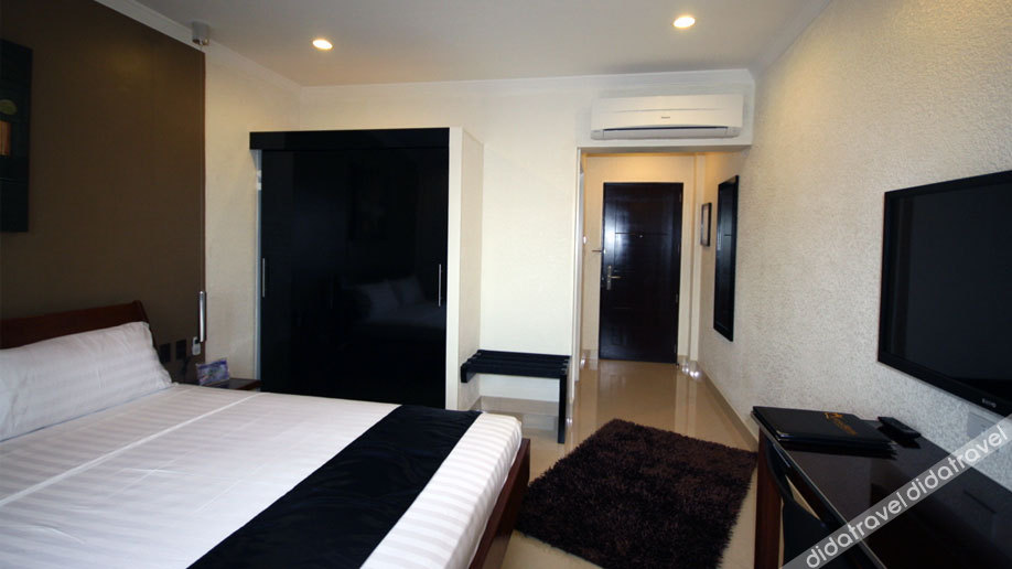 Queens Hotel Angeles City 4*
