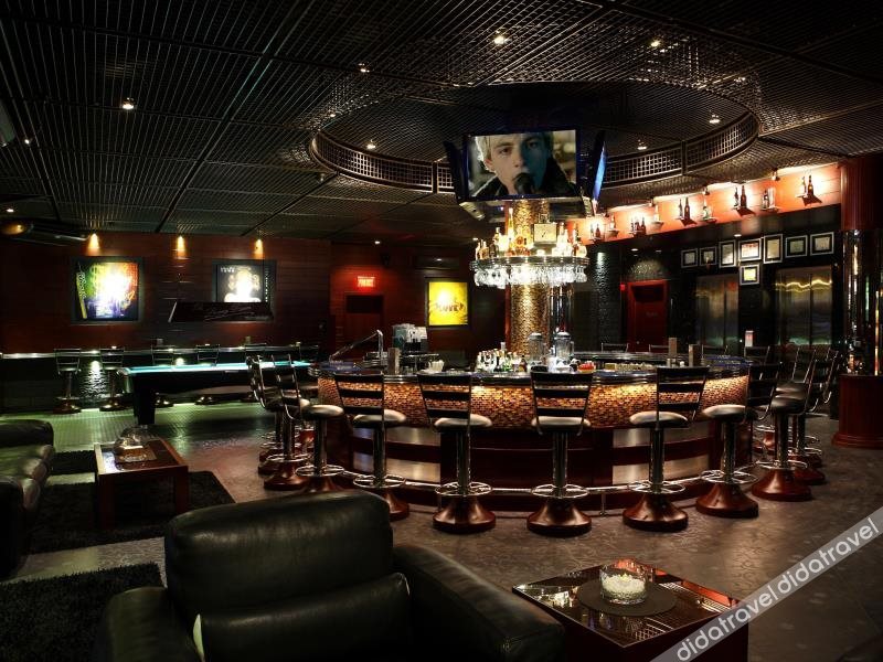 Queens Hotel Angeles City 4*