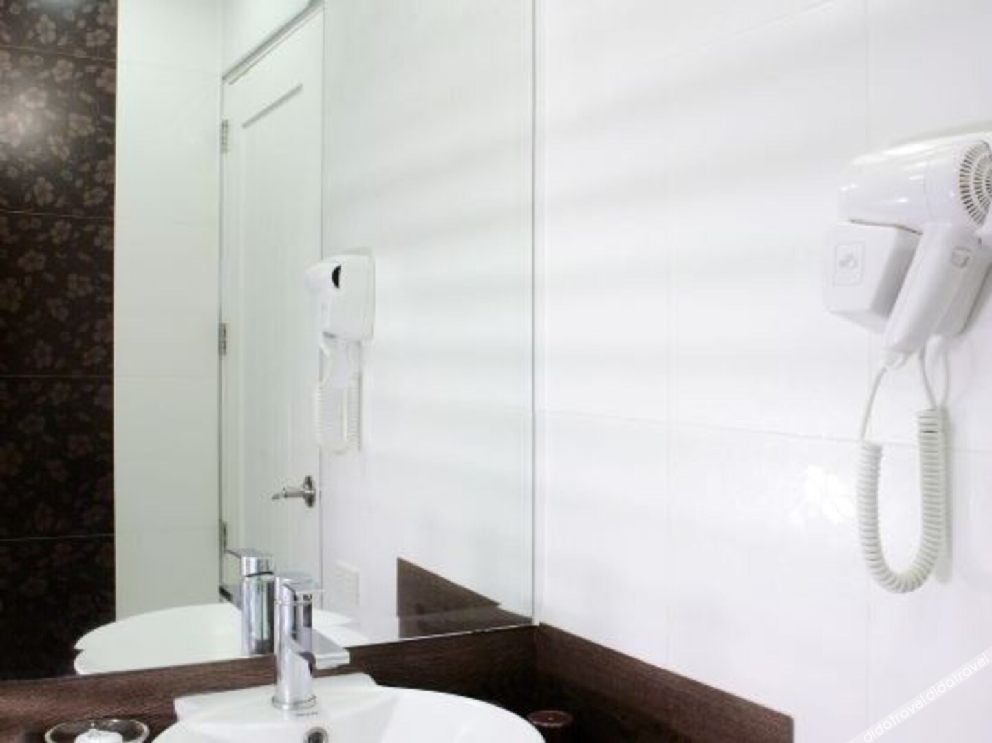 Queens Hotel Angeles City 4*