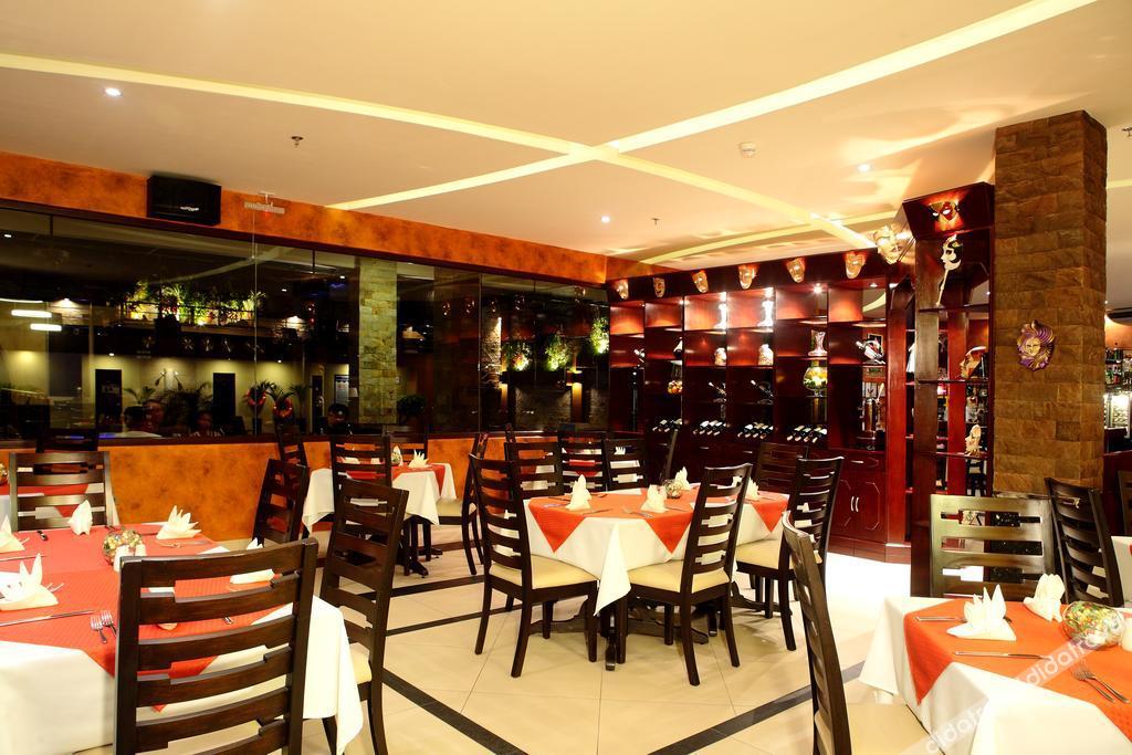 Queens Hotel Angeles City 4*