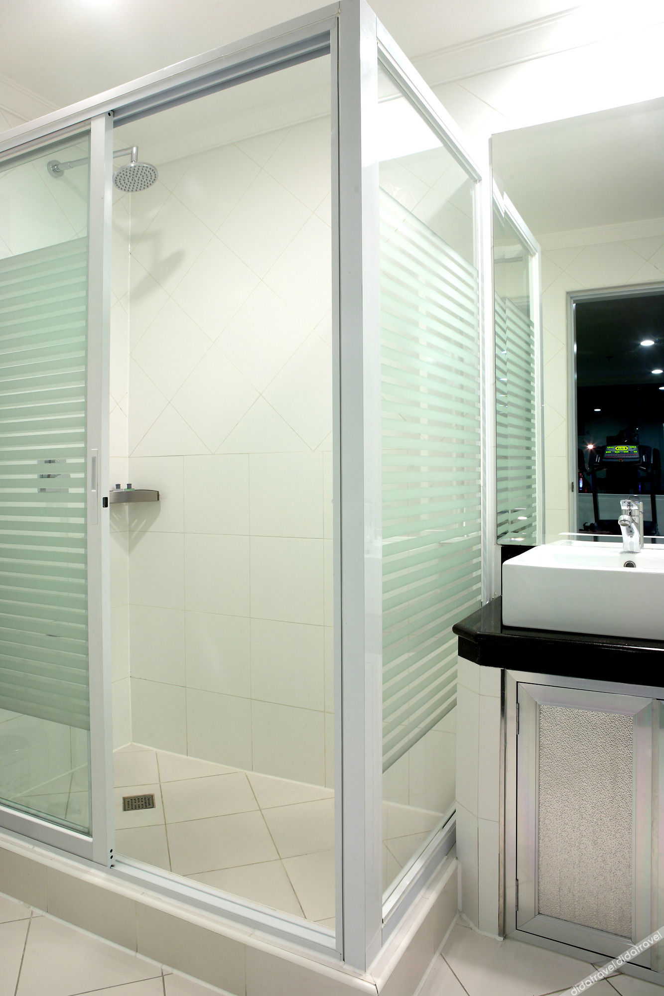 Queens Hotel Angeles City 4*
