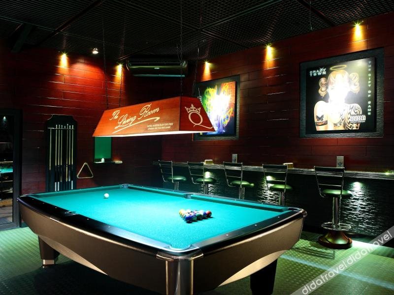 Queens Hotel Angeles City 4*