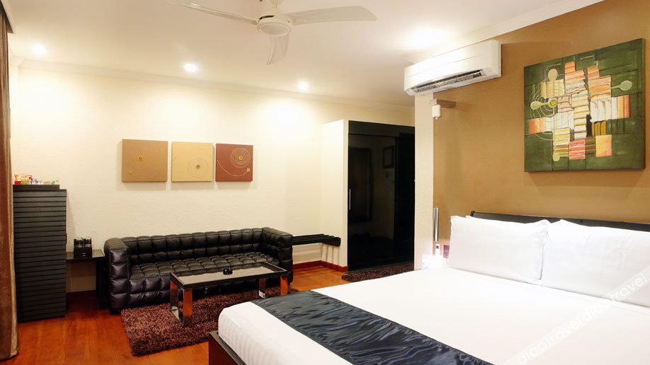 Queens Hotel Angeles City 4*