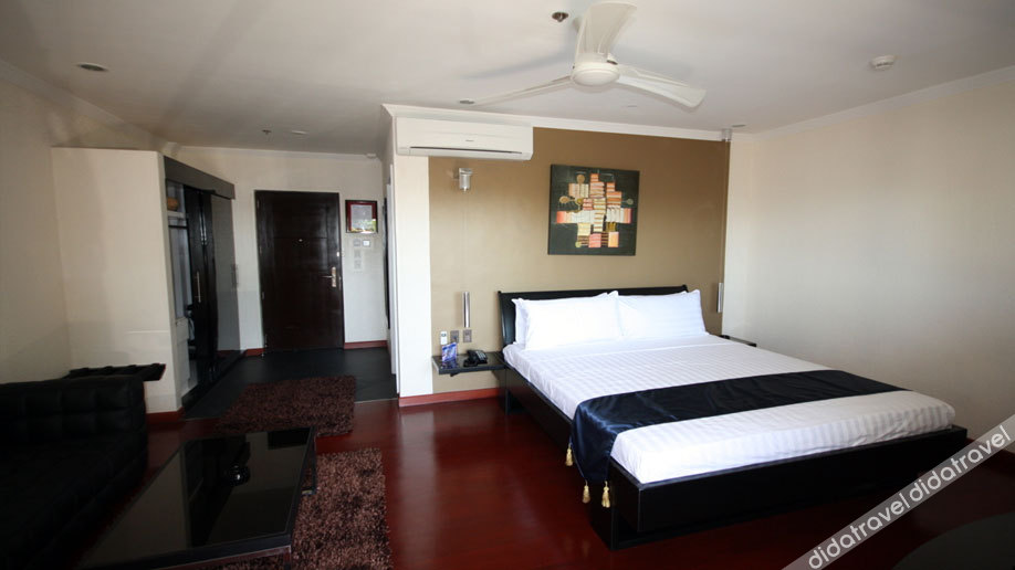 Queens Hotel Angeles City 4*