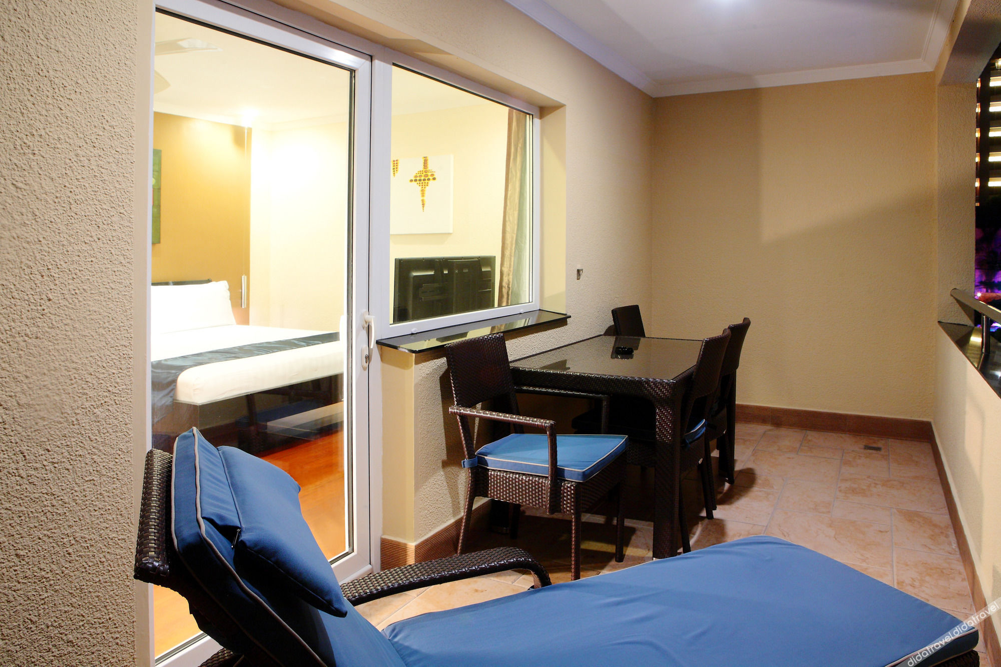 Queens Hotel Angeles City 4*