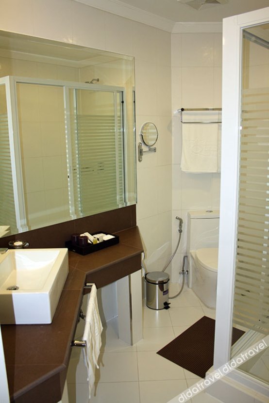 Queens Hotel Angeles City 4*