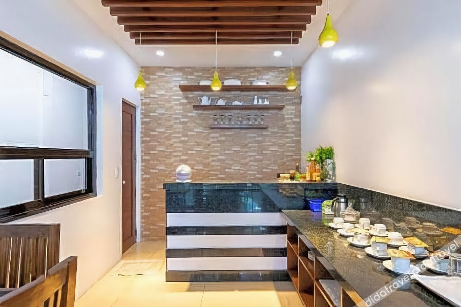 Yellowbell Hotel 3*