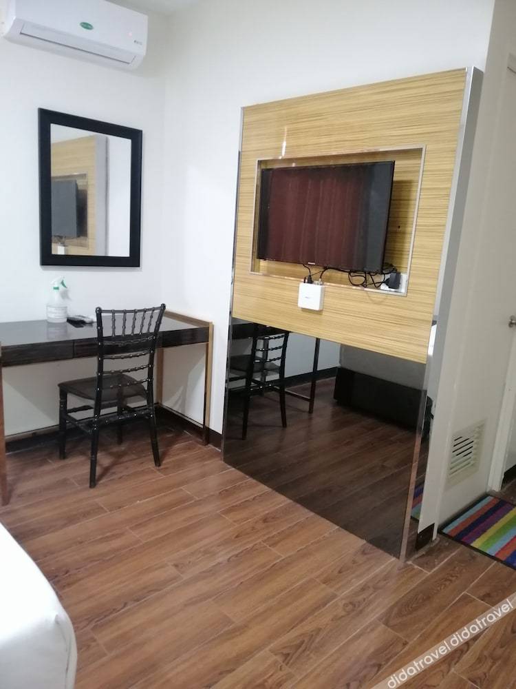 Meaco Royal Hotel-Binan 2*