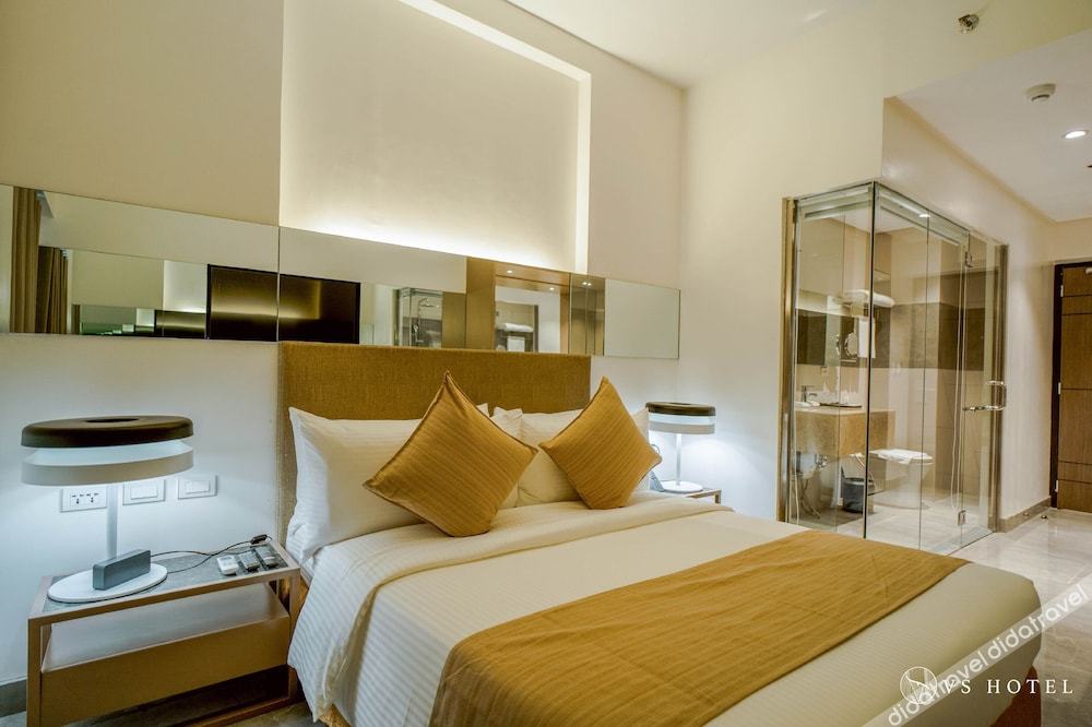 VS Hotel 4*