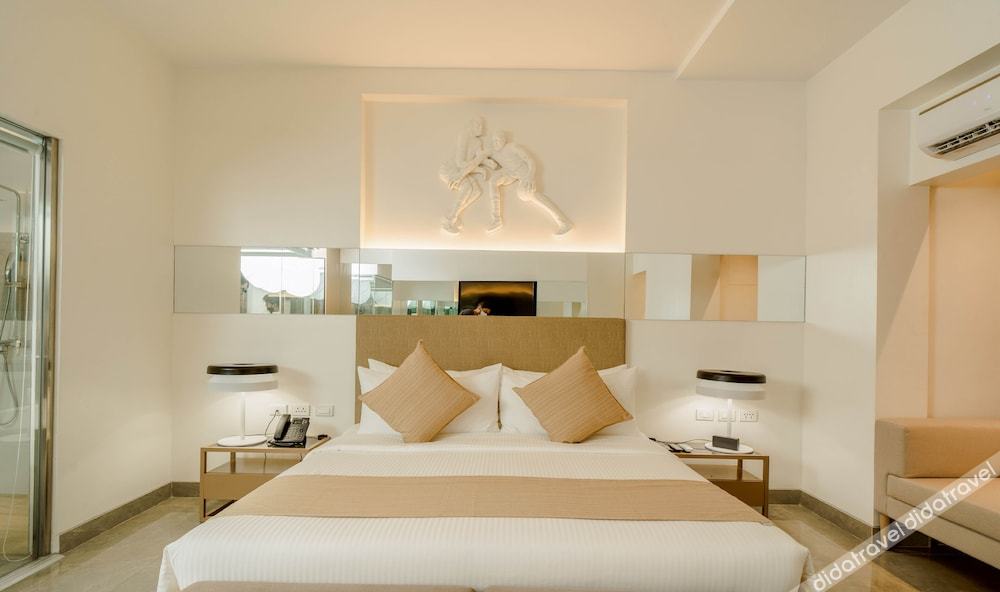 VS Hotel 4*