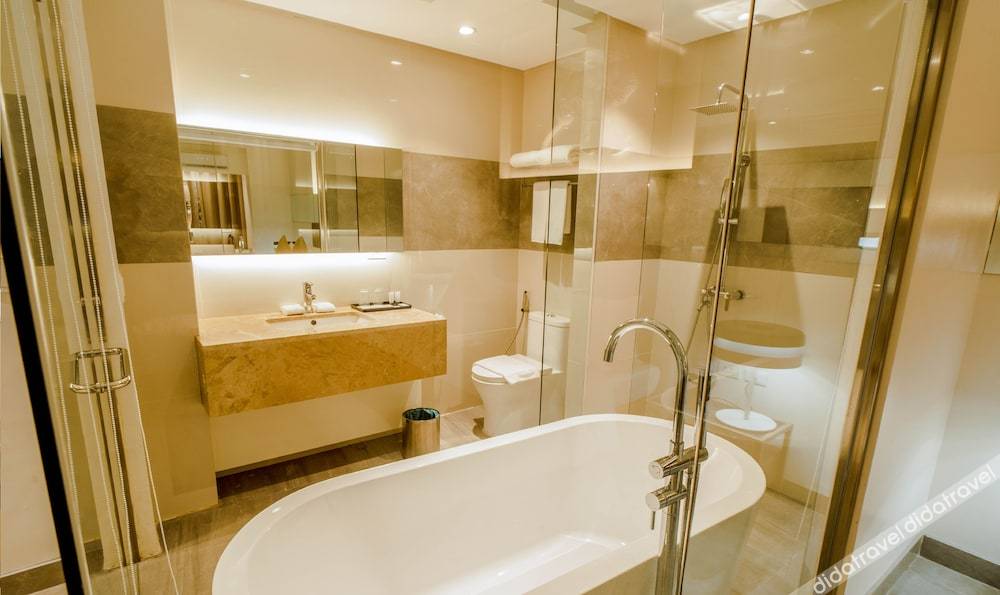 VS Hotel 4*