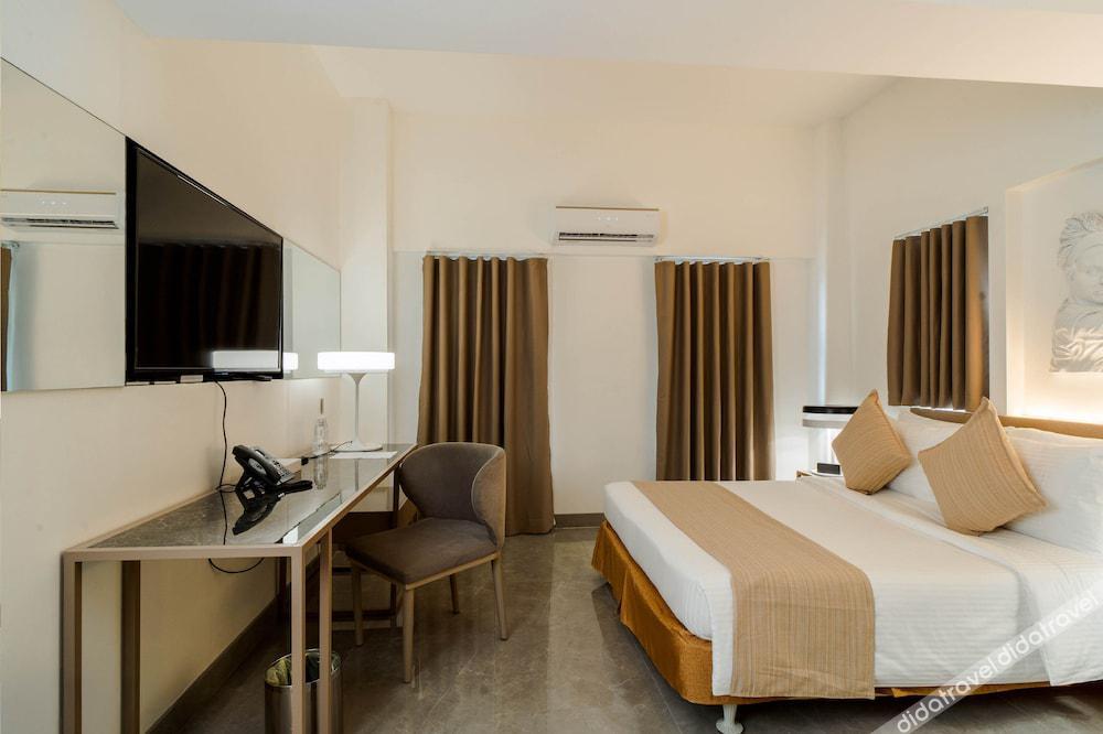 VS Hotel 4*