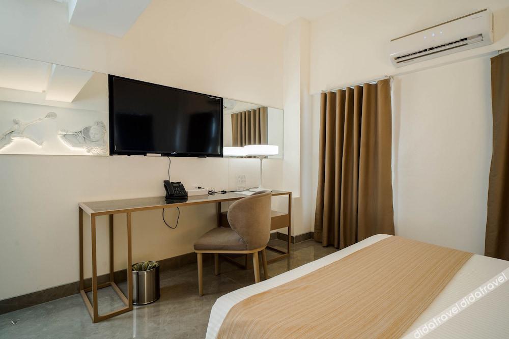 VS Hotel 4*