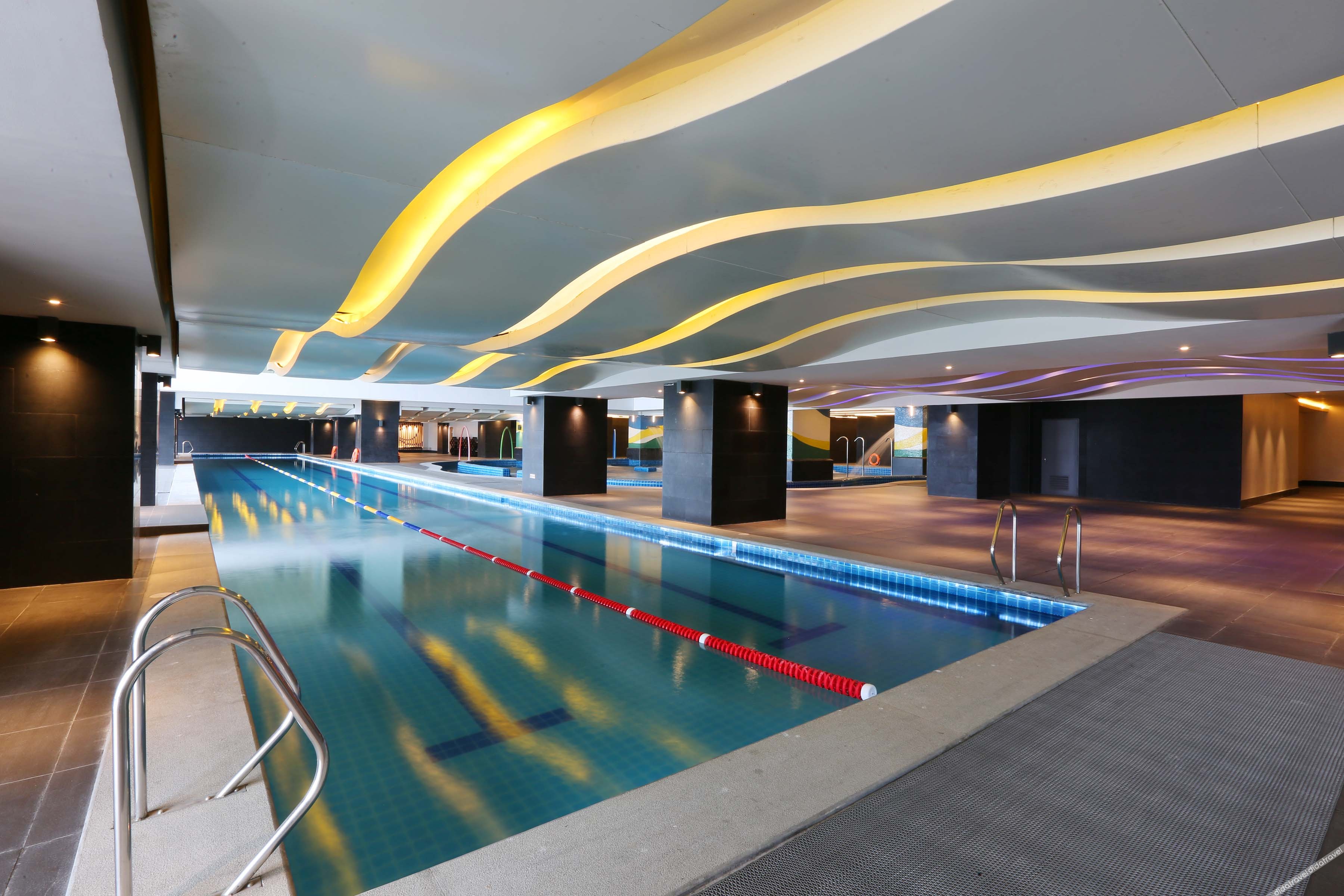 VS Hotel 4*