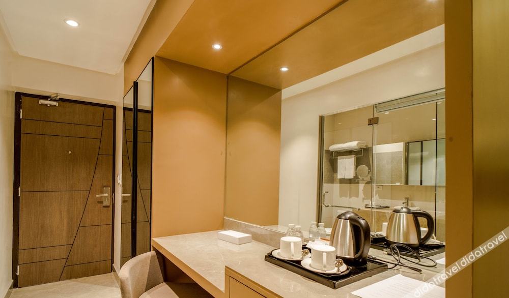 VS Hotel 4*
