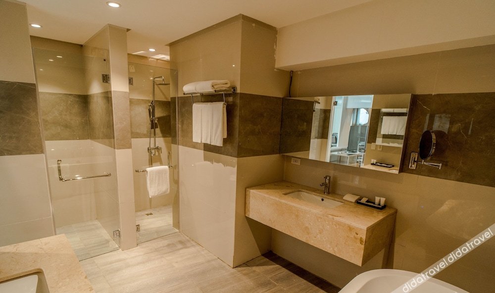 VS Hotel 4*