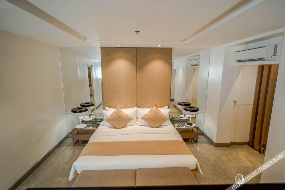VS Hotel 4*