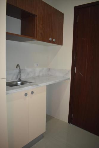 G Square Residences 2*