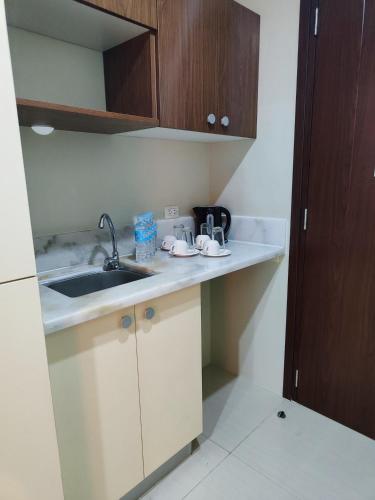 G Square Residences 2*