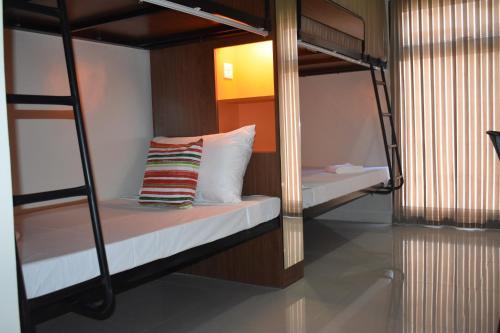 G Square Residences 2*