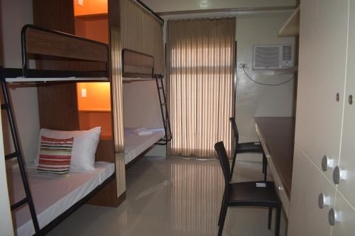 G Square Residences 2*