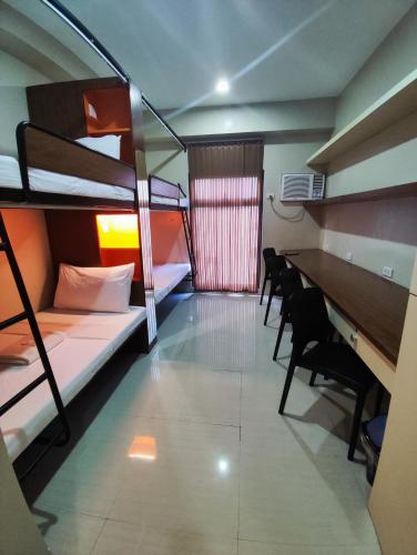 G Square Residences 2*