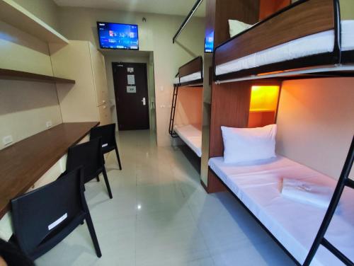 G Square Residences 2*