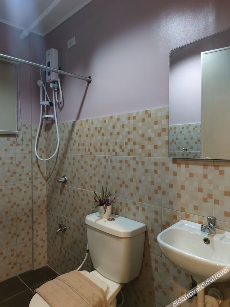 Glory Hotel Cubao 2*