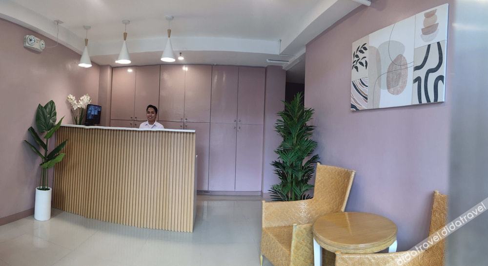 Glory Hotel Cubao 2*