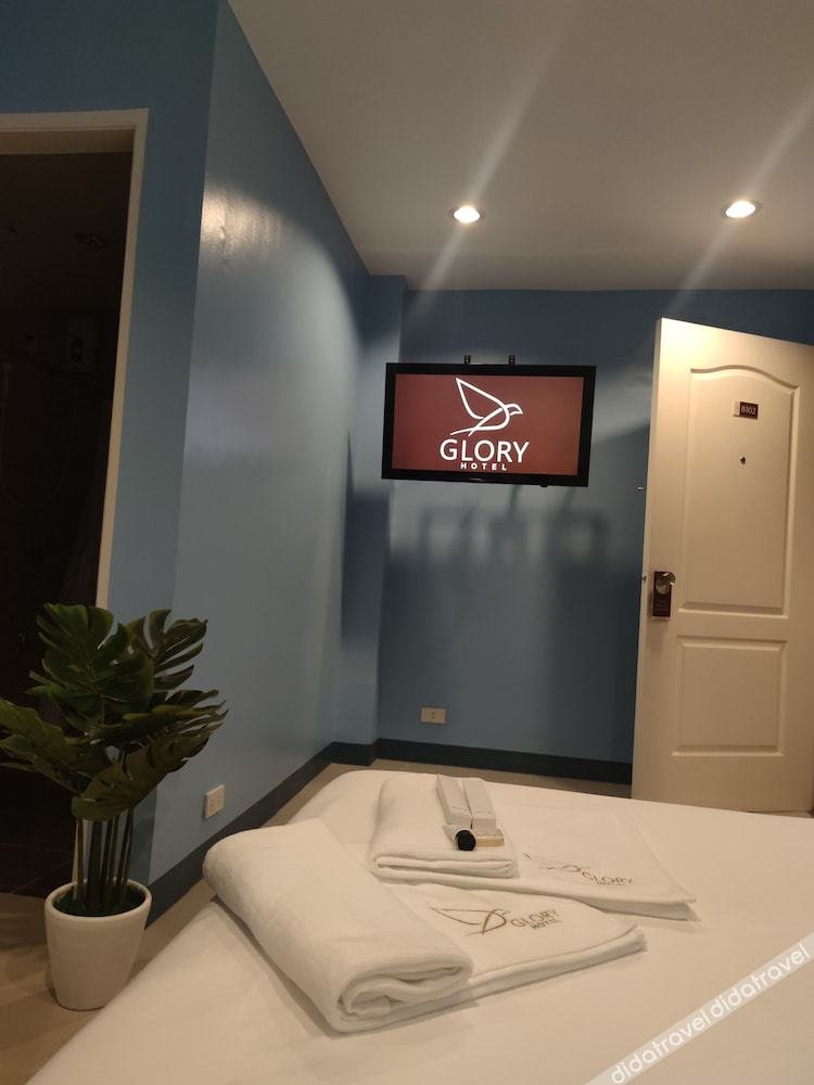 Glory Hotel Cubao 2*