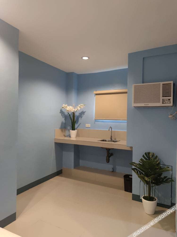 Glory Hotel Cubao 2*